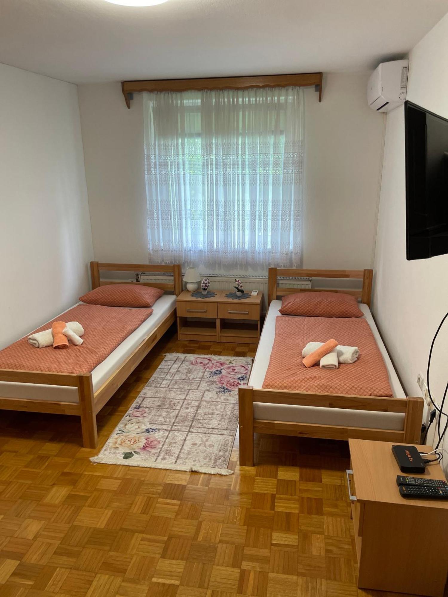 Sobe Lara Apartment Gradacac Ngoại thất bức ảnh